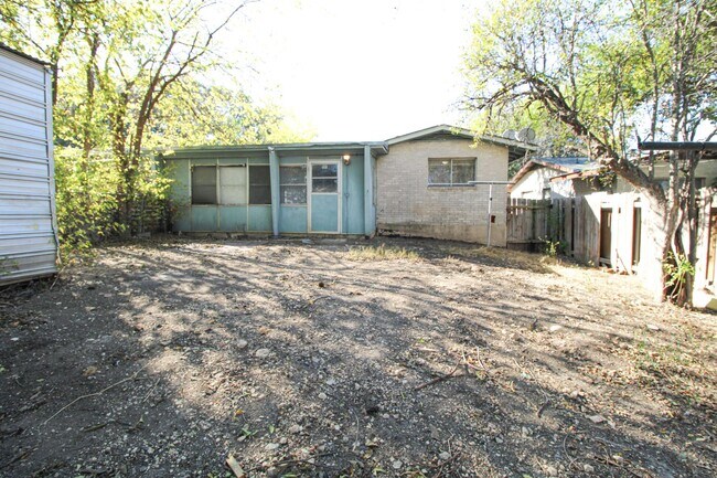 Building Photo - 1031 Fabulous Dr