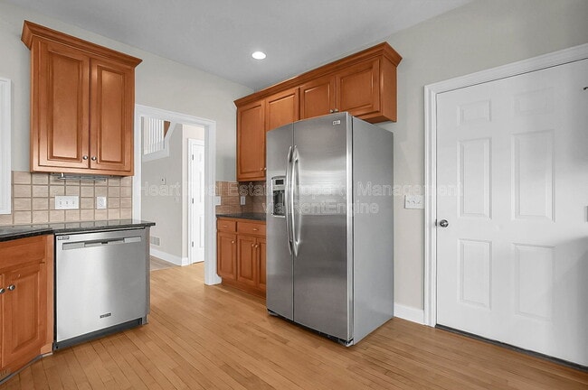 Building Photo - 9580 Mission Dr