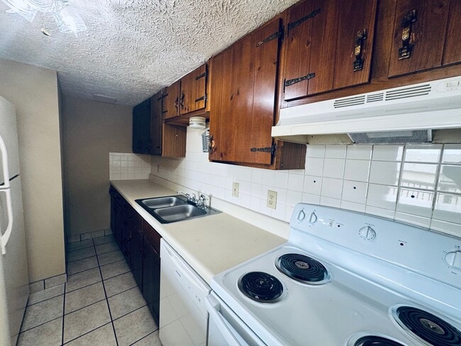 Building Photo - Great Campbell County Location FIRST MONTH RENT FREE