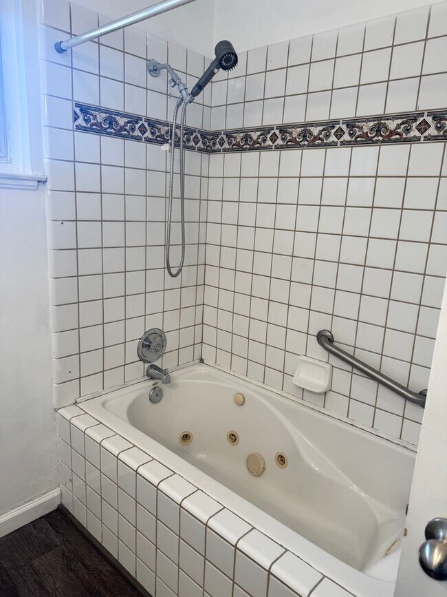 Building Photo - 1836 W Michigan Ave