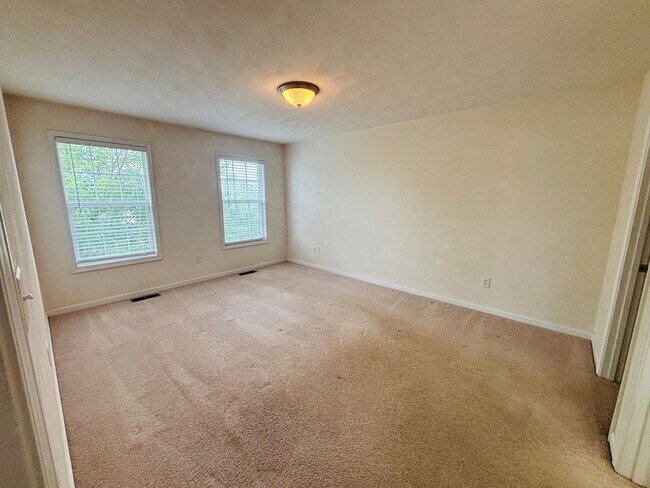 Building Photo - 255 Windsor Dr NW