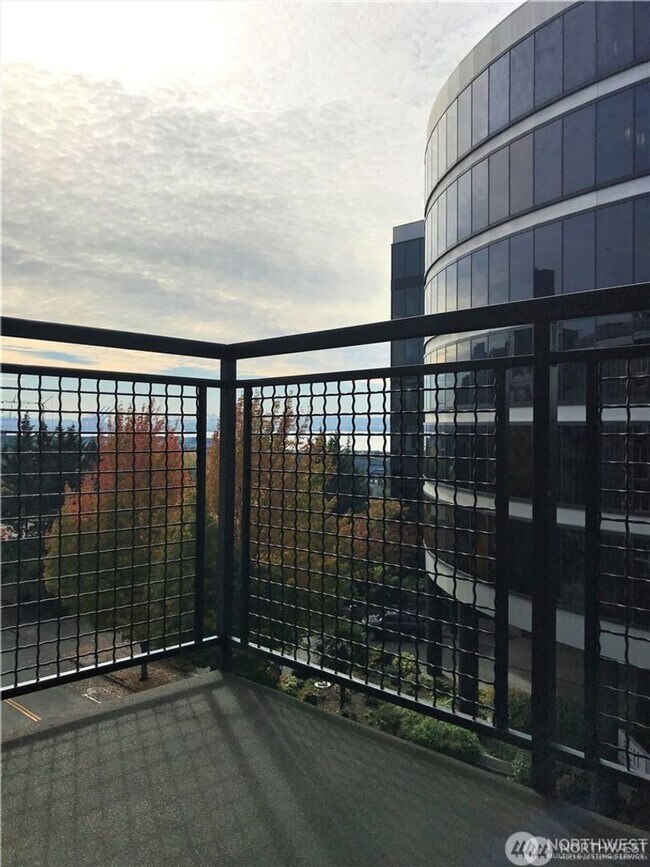 Building Photo - 0Bd/1Ba Seattle Condo