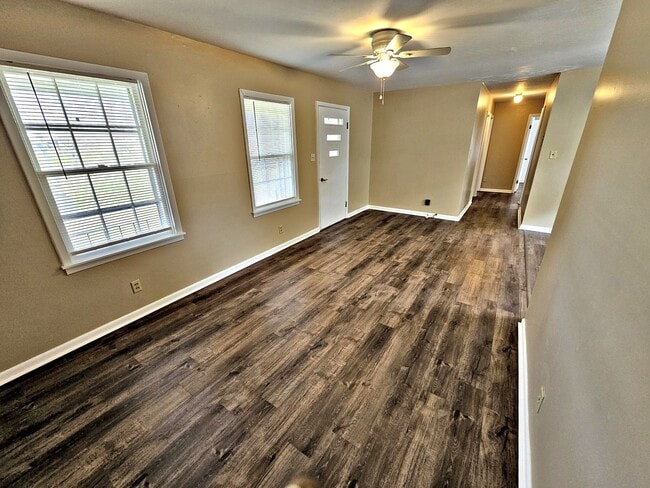 Building Photo - 3BR House - Courtland