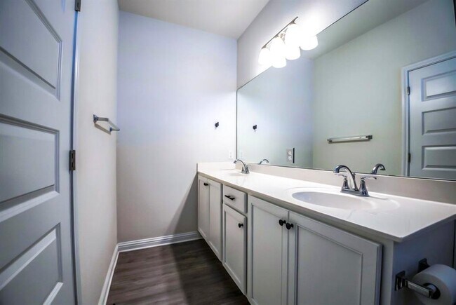 Building Photo - 8306 Mandela Bend