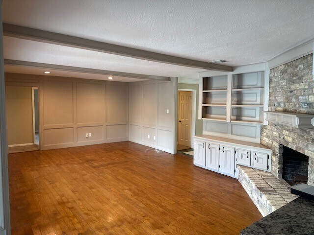Building Photo - 18015 Heaton Dr