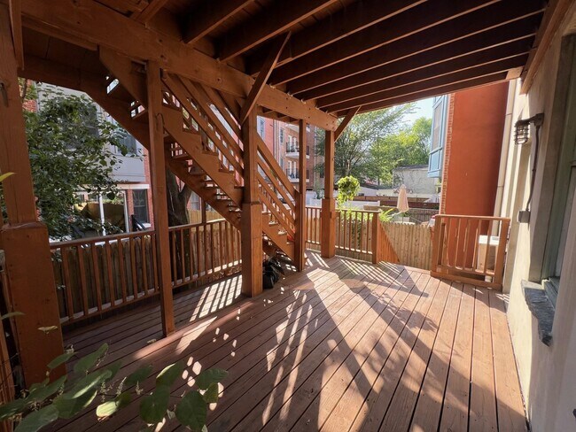 Building Photo - 55 Bright St