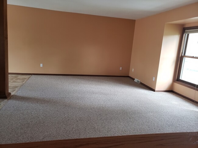 Building Photo - 2511 Thomas Ct