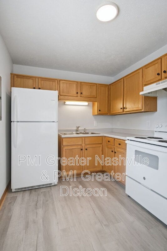 Building Photo - 1208 Coreland Dr