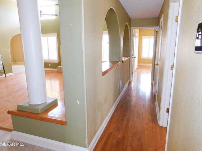 Building Photo - 917 Tecate Pl
