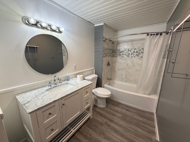 Building Photo - 545 Coulee Dr