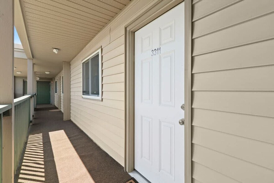 Building Photo - 301 Pinnacle Inn Rd