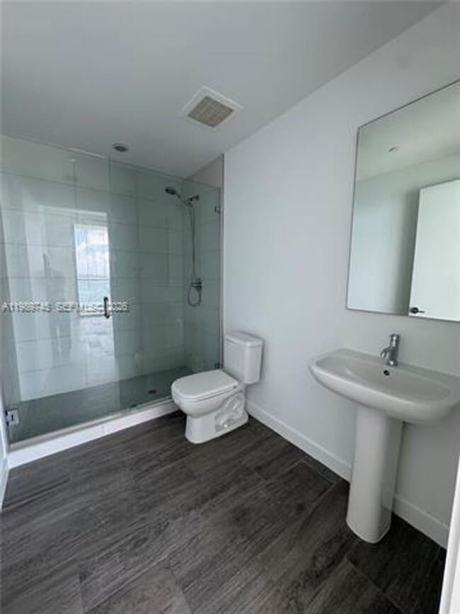 Building Photo - 2900 NE 7th Ave