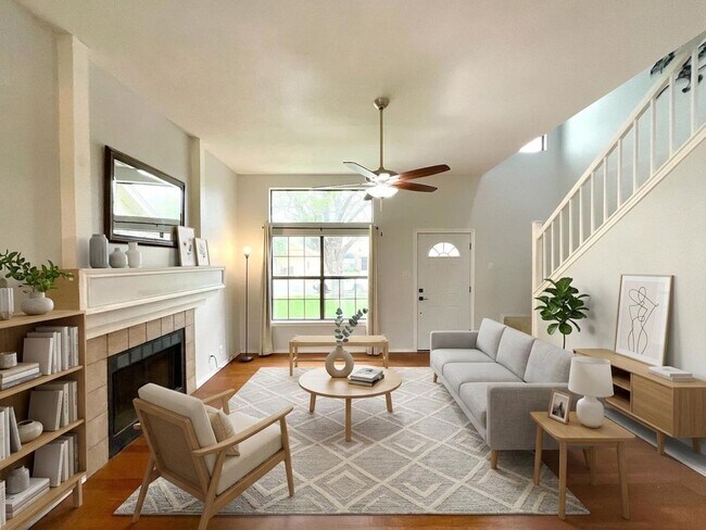 Building Photo - **APPLICATION RECEIVED** *MOVE IN SPECIAL* 2-Story 3 Bedroom / 2.5 Bath Home Near Lackland AFB!