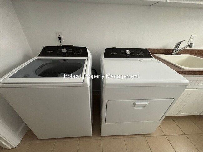 Building Photo - 2437 Genoa Meadows Cir