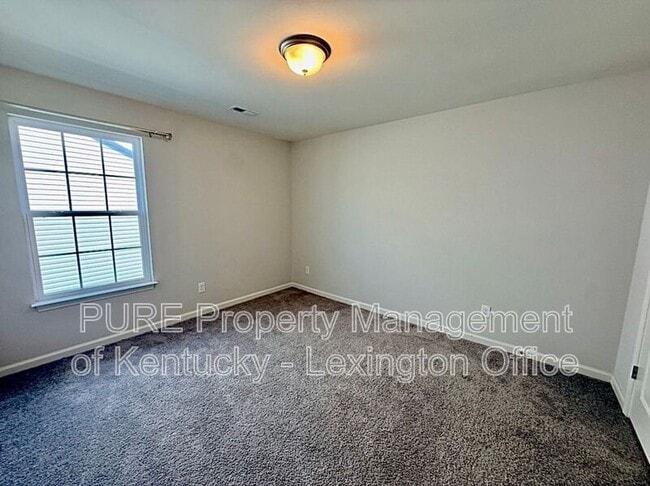 Building Photo - 1524 Hayfield Flt