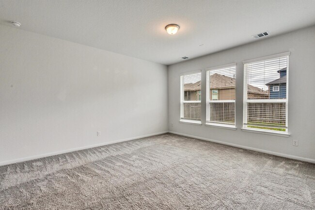 Building Photo - 211 Short Leaf Dr