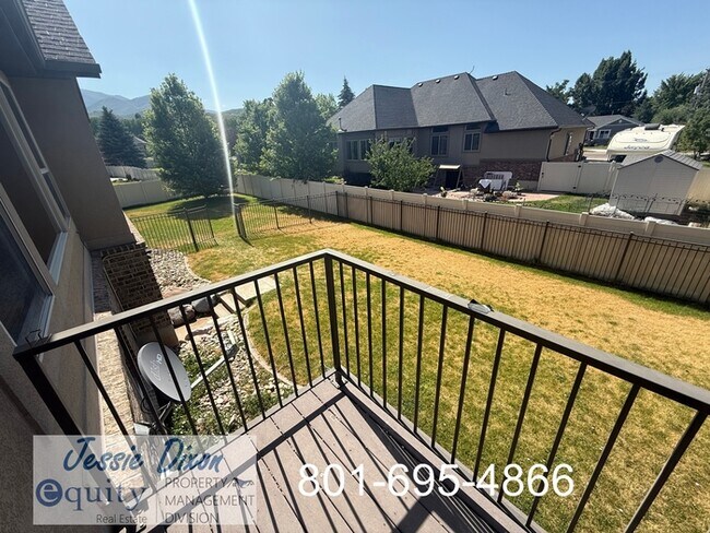 Building Photo - 5725 Brook Cir