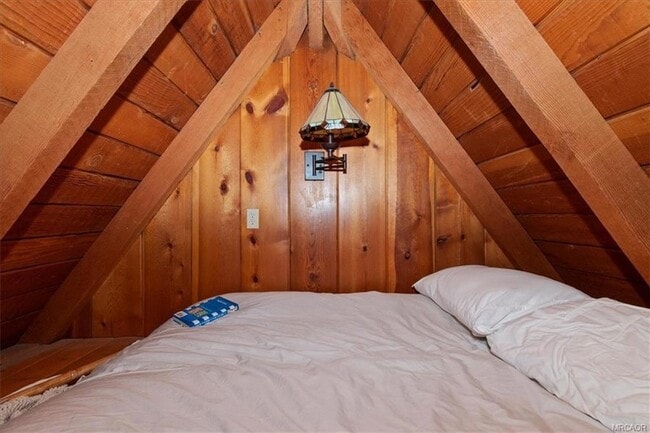 Building Photo - 295 Sunset Dr