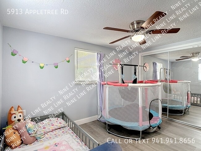 Building Photo - 5913 Appletree Rd