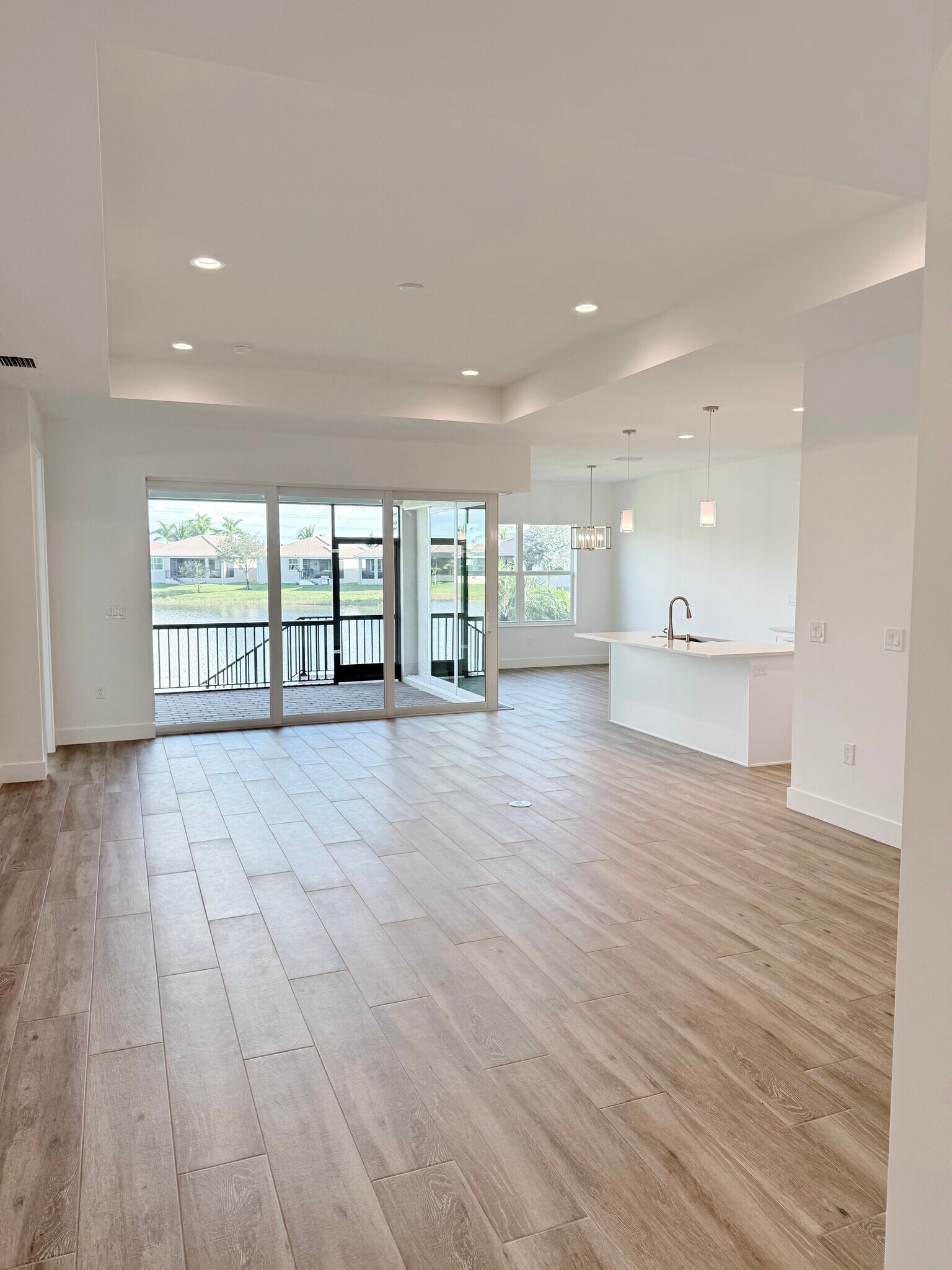 Building Photo - 8613 Banyan Bay Blvd