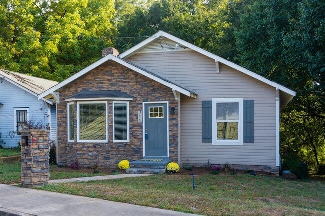 Primary Photo - 711 Kalb St SE