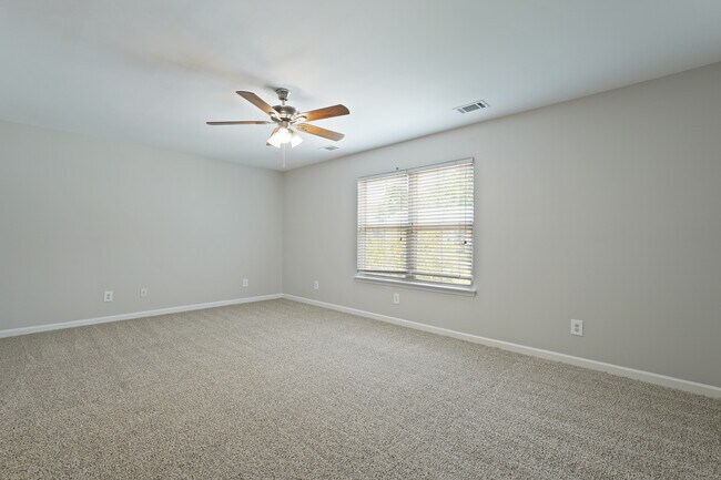 Building Photo - 10 Brown Thrasher Ct