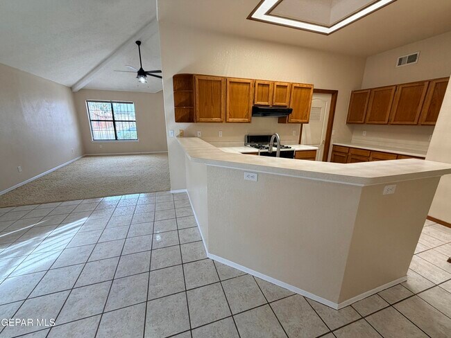 Building Photo - 1892 Lyman Dutton Cir