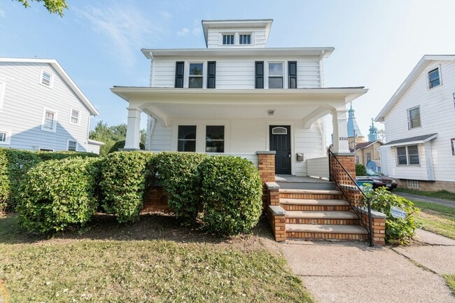 Primary Photo - 2233 E 33rd St