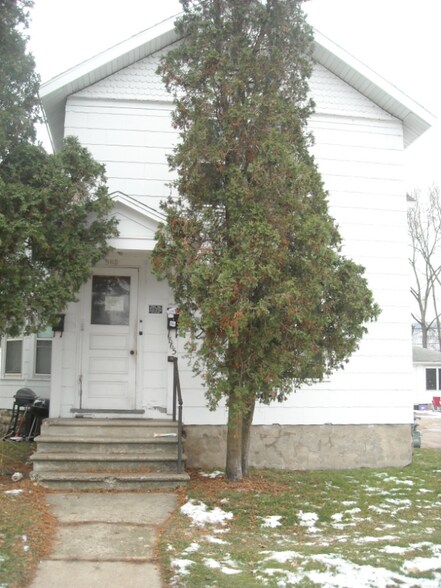 Primary Photo - 865 W 5th St