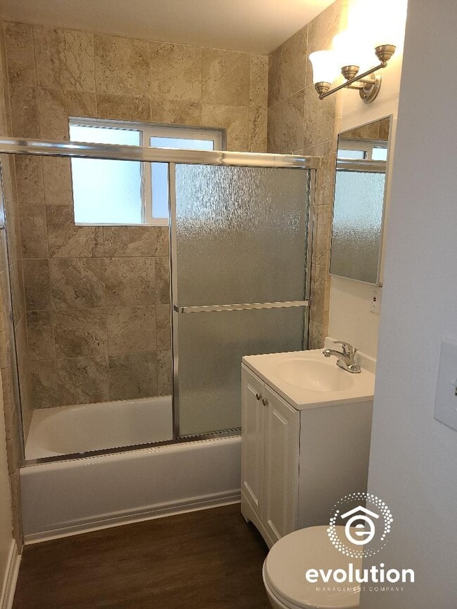 Building Photo - 734-740.5-7405 Jamaica Ct