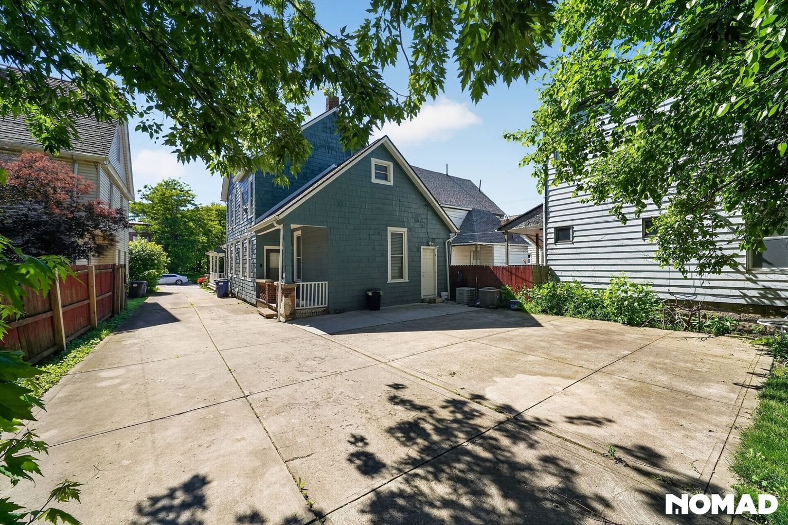 Building Photo - 1855 W 58th St
