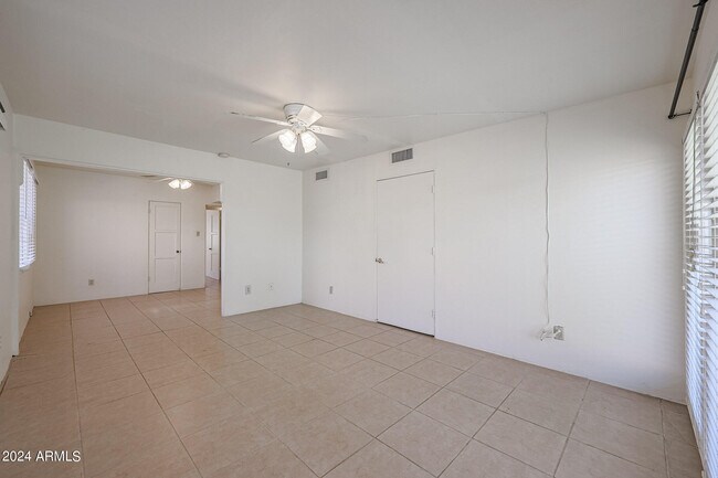 Building Photo - 7030 N 14th Ave