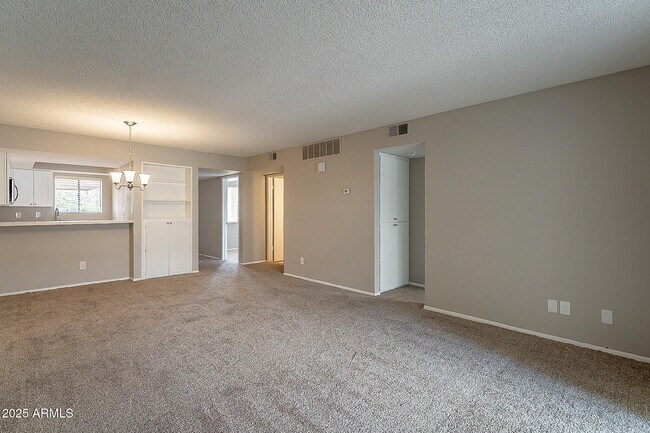 Building Photo - 11026 N 28th Dr