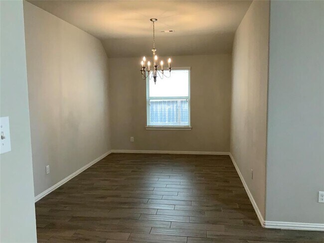 Building Photo - 7310 Saddle Tree Dr