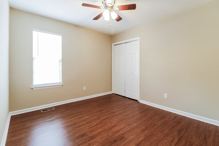 Building Photo - 504 Heathwick Dr