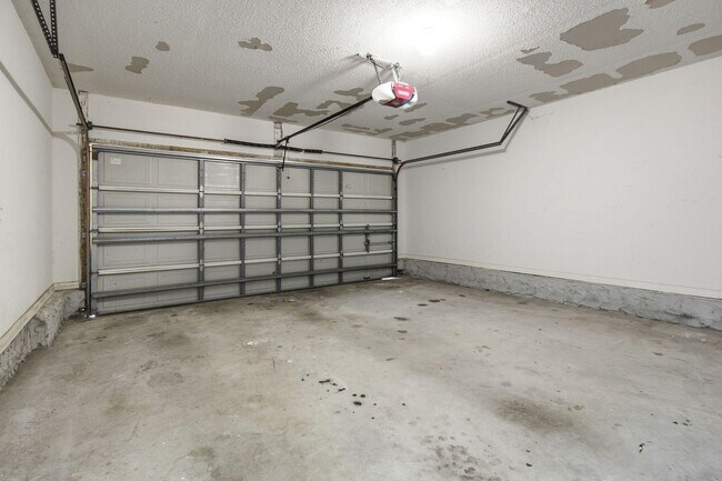 Building Photo - 5135 Whitehurst Ln