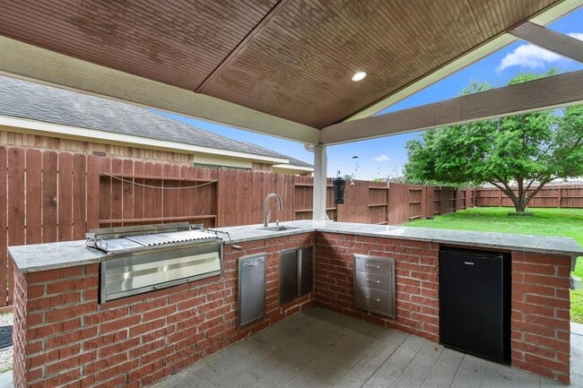 Building Photo - 25915 Hopson Meadows Dr