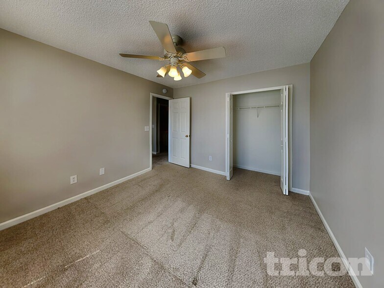 Building Photo - 312 Buckthorne Dr