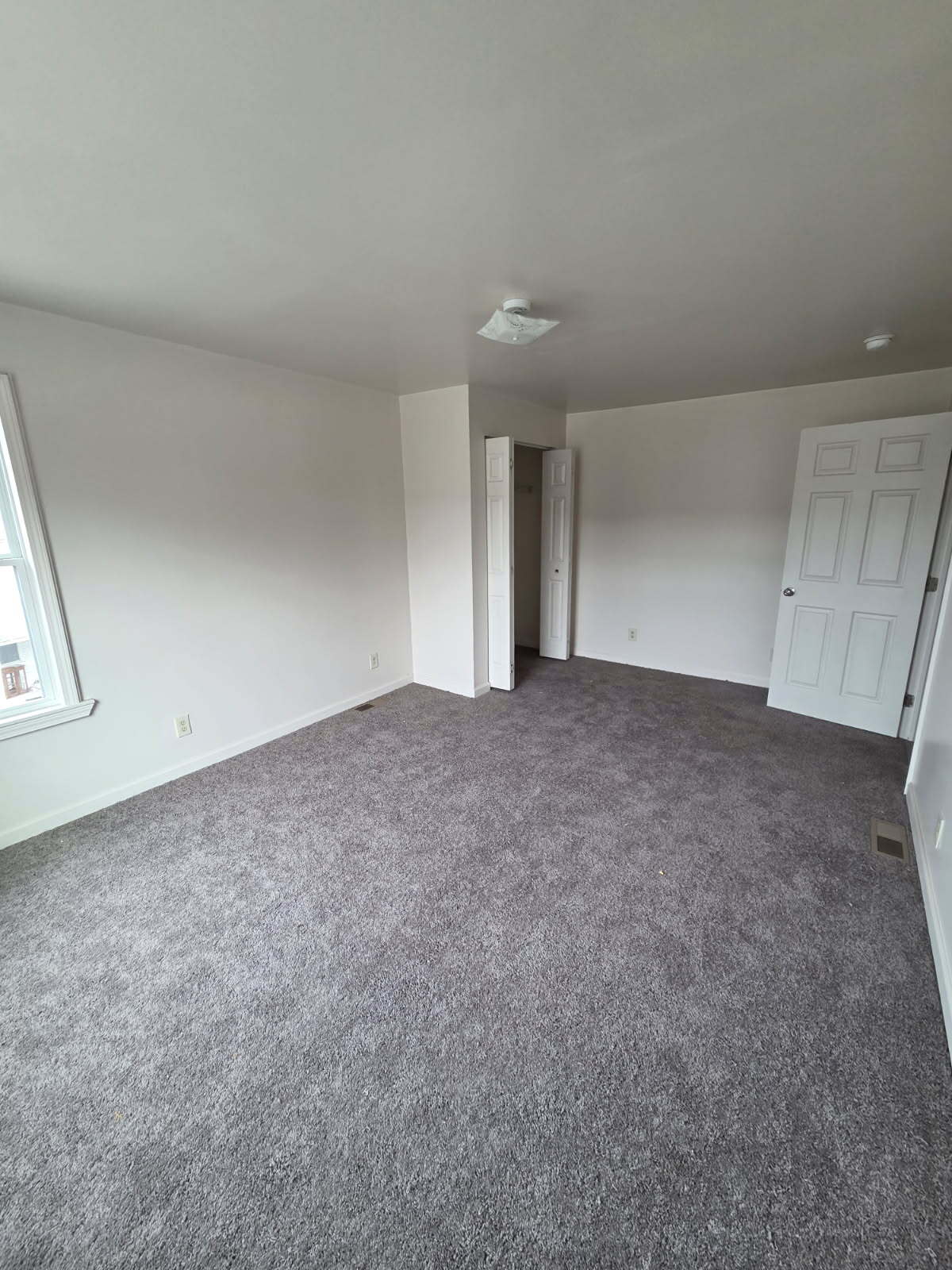 Bedroom - 210 W Wayne St