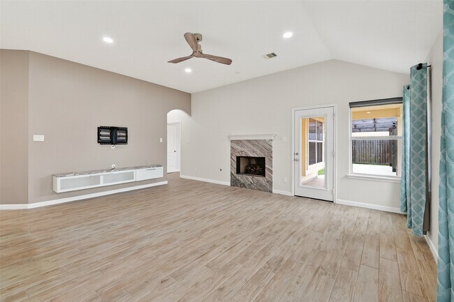 Building Photo - 1814 Midnight Ln