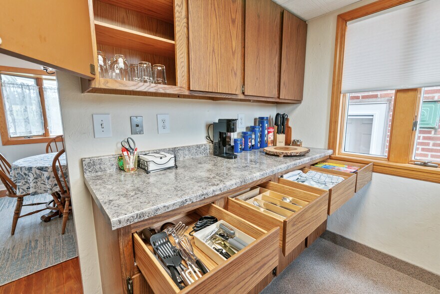 Building Photo - 802 Dunster St