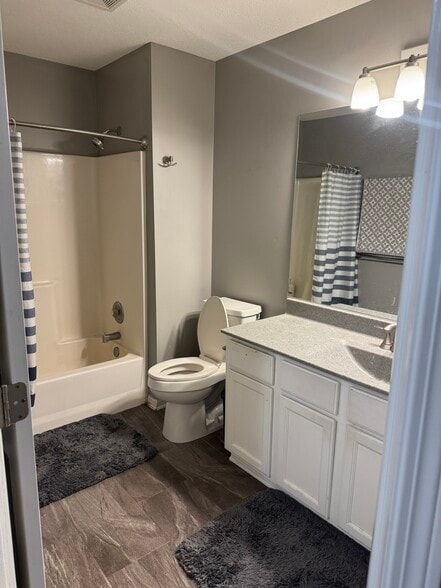 Upstairs Bathroom - 4430 104th St
