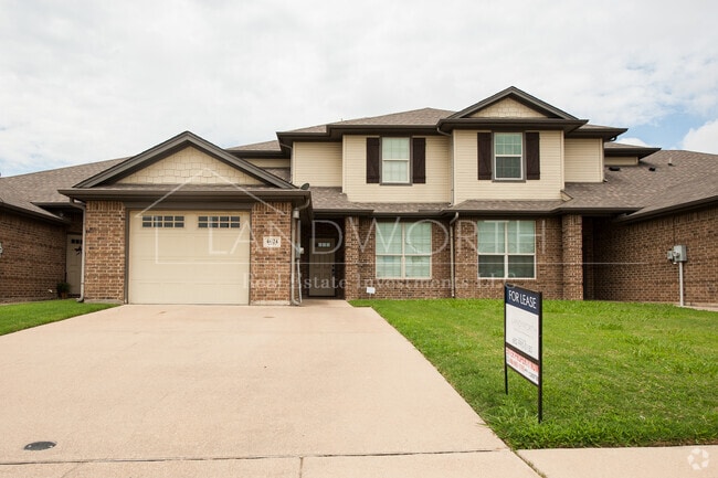 Building Photo - 4624 Angus Dr