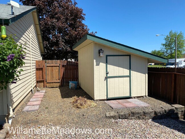 Building Photo - Beautiful 3 Bedrooms, 2 Bathrooms, In Aumsville
