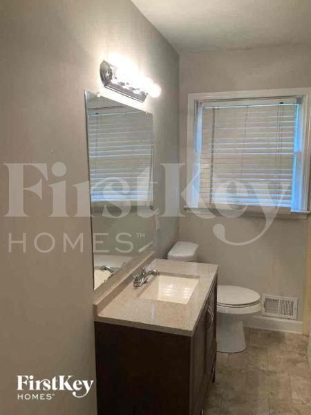 Building Photo - 2700 Flintlock Ln SW
