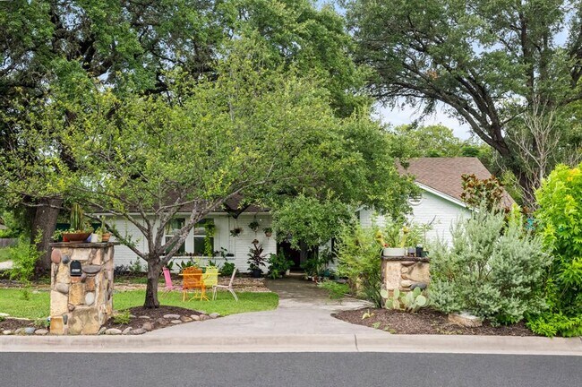 Building Photo - 6604 Woodhue Dr