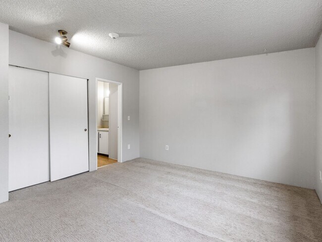 Building Photo - 6003