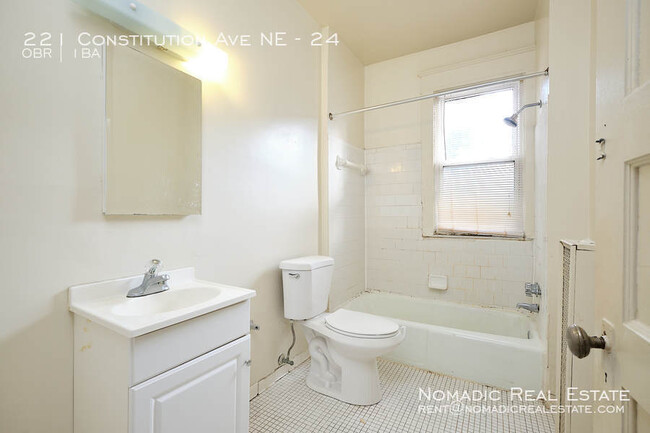 Building Photo - One-bedroom, one-bathroom apartment in con...