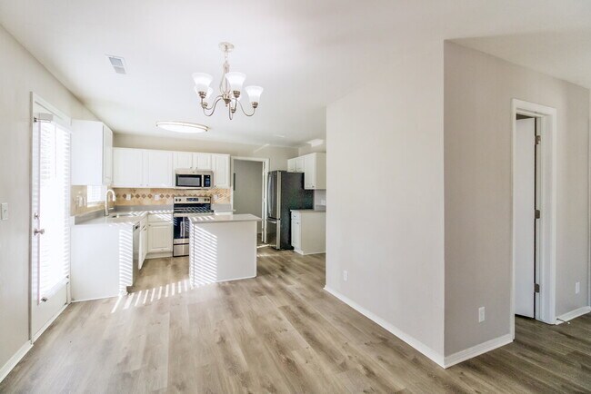 Building Photo - 3174 Hunter Farm Way