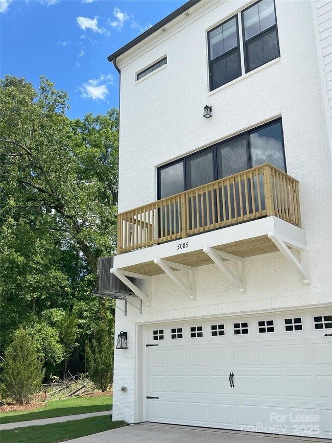 Building Photo - 5005 Layman Dr